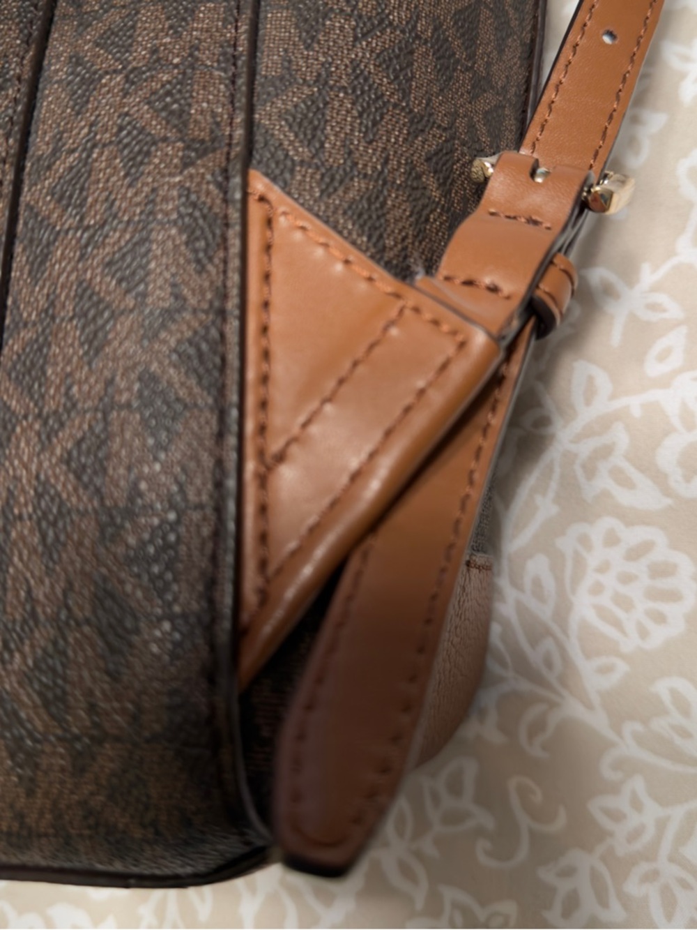 MICHAEL KORS Hayes Medium Brown Leather Backpack - Picture 6 of 16